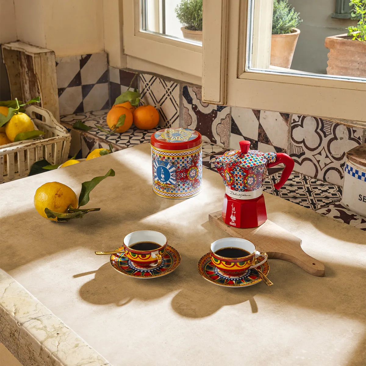 Box Moka Express Sicilian Cart 3 Cups & Perfetto Moka Irresistible Ground Coffee